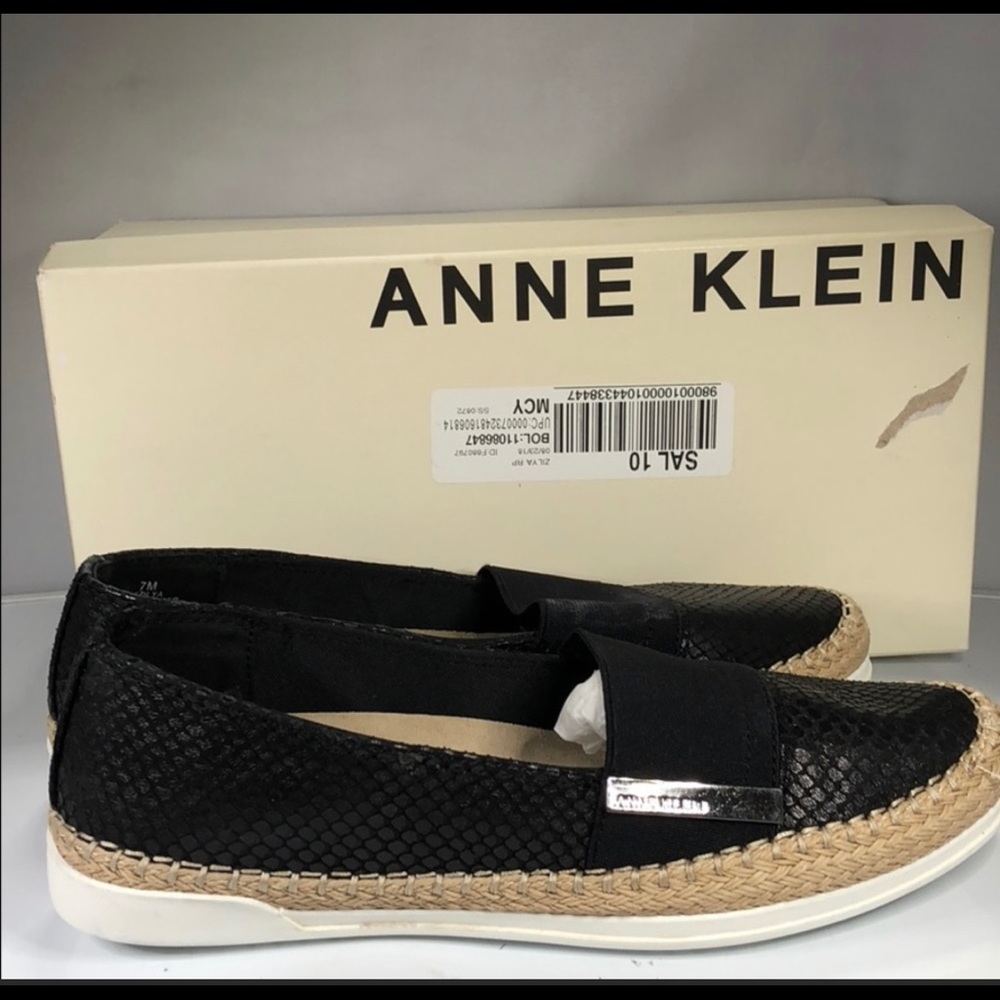 Shoes - Picture 4 of 6